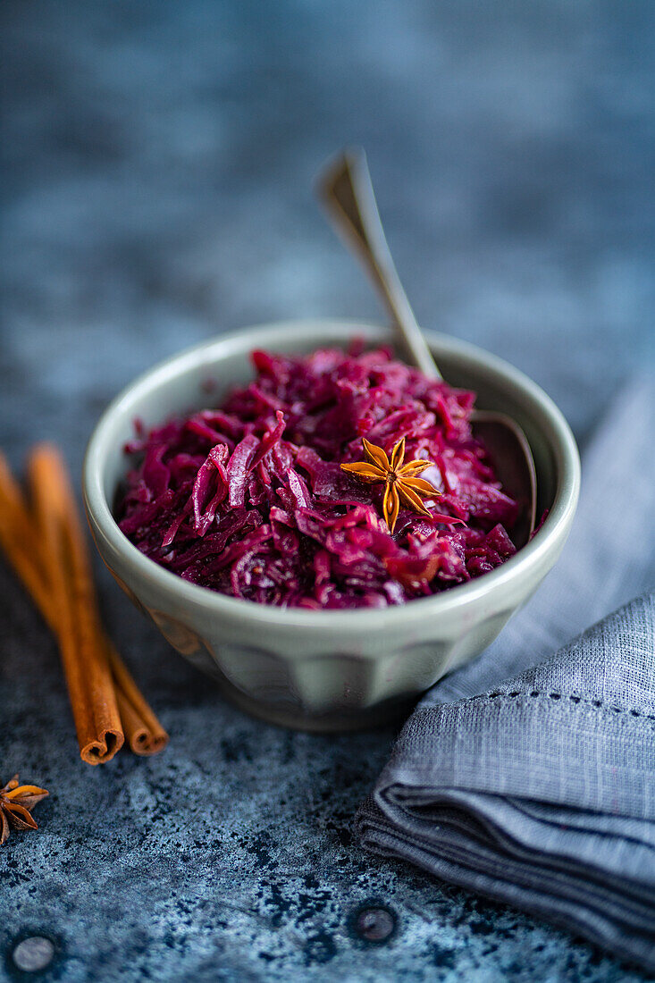 Geschmorter Rotkohl mit Gewürzen