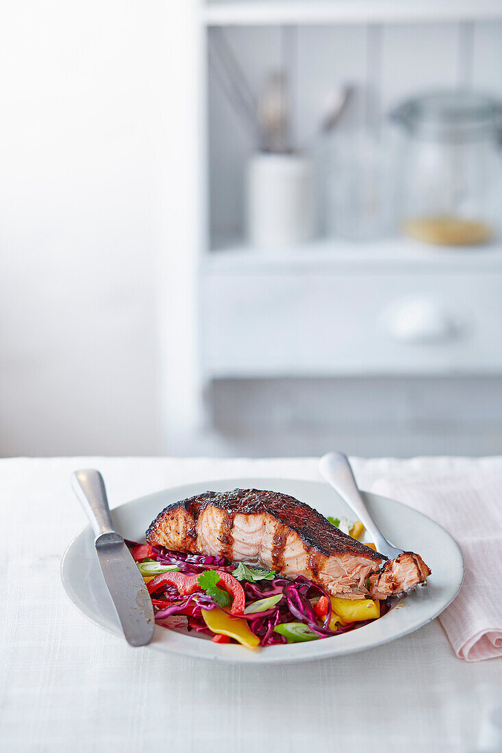 Sticky Jerk Lachs mit Mangosalat