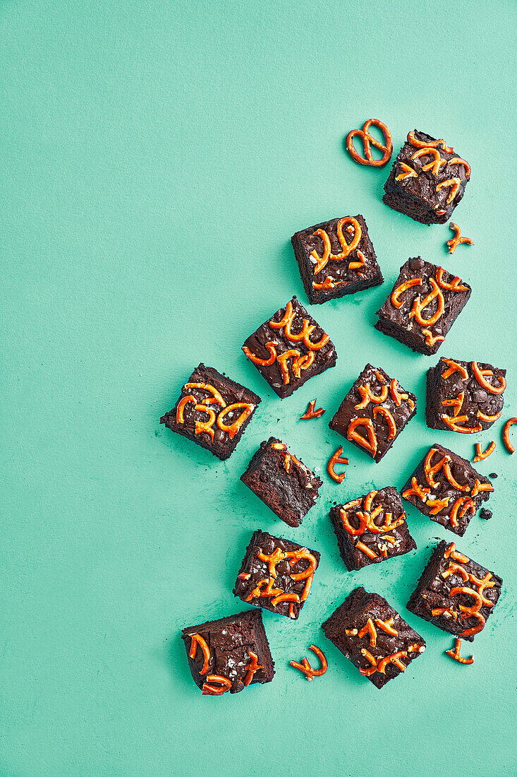 Salted pretzel sourdough brownies