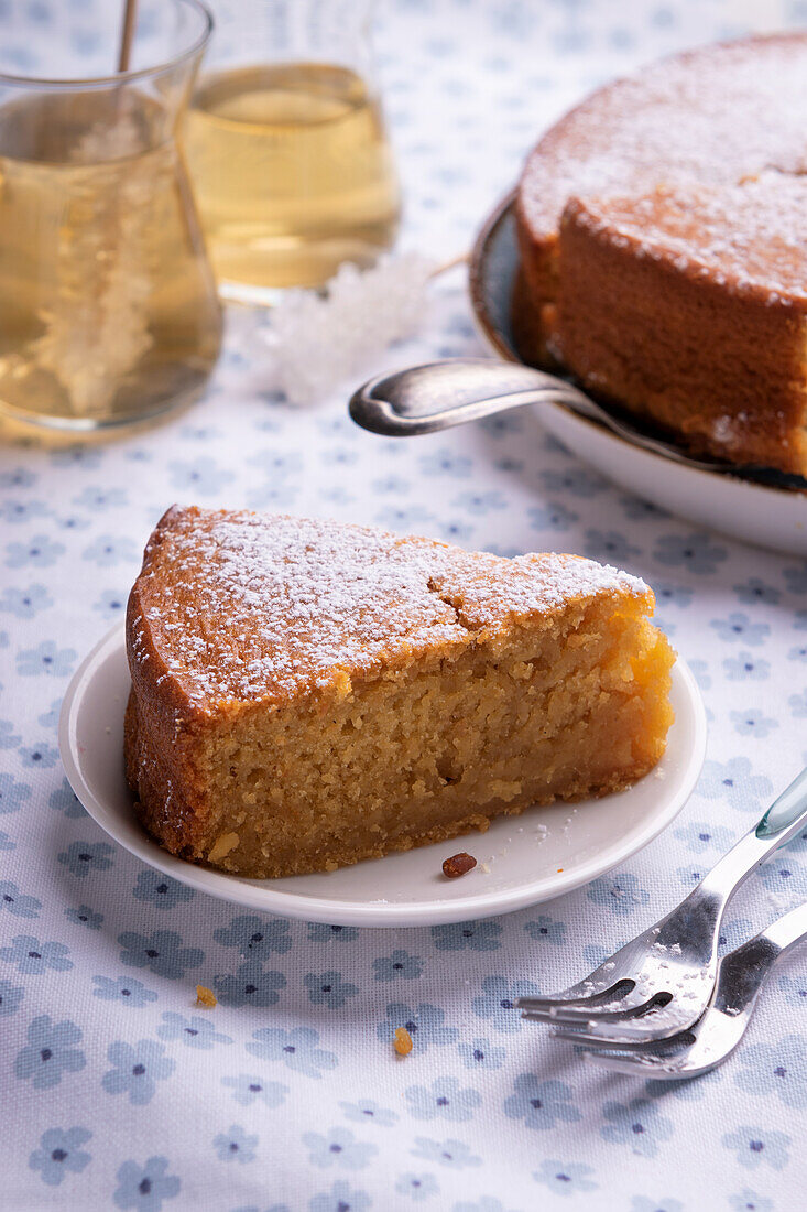 Vegan mango sponge cake