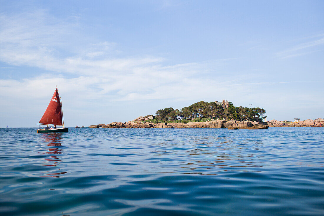 Phare de Ploumanach, Leuchtturm, Sentier des Douaniers, Gr34, Zöllnerpfad, Ploumanach, Perros-Guirec, Cote de granit Rose (Rosa Granitküste), Cotes d'Armor, Bretagne, Frankreich