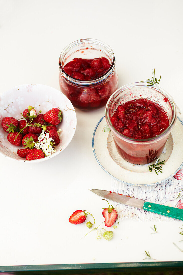 Strawberry-rhubarb jam with rosemary