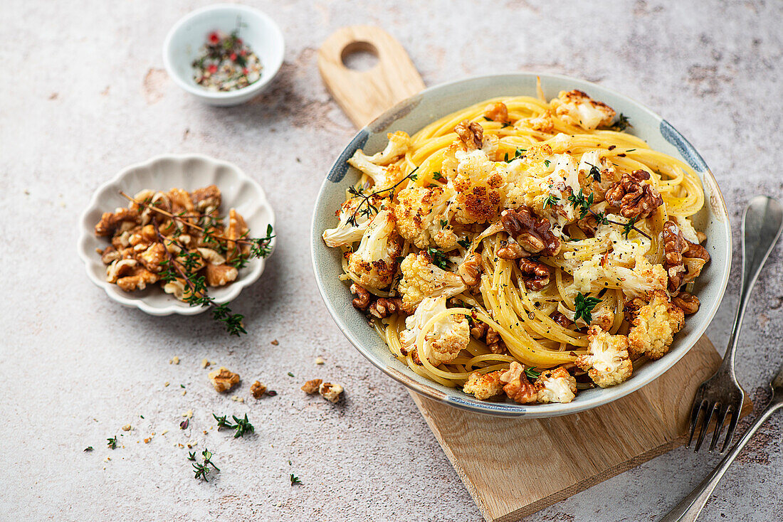 Cremige Blumenkohl-Walnuss-Spaghetti