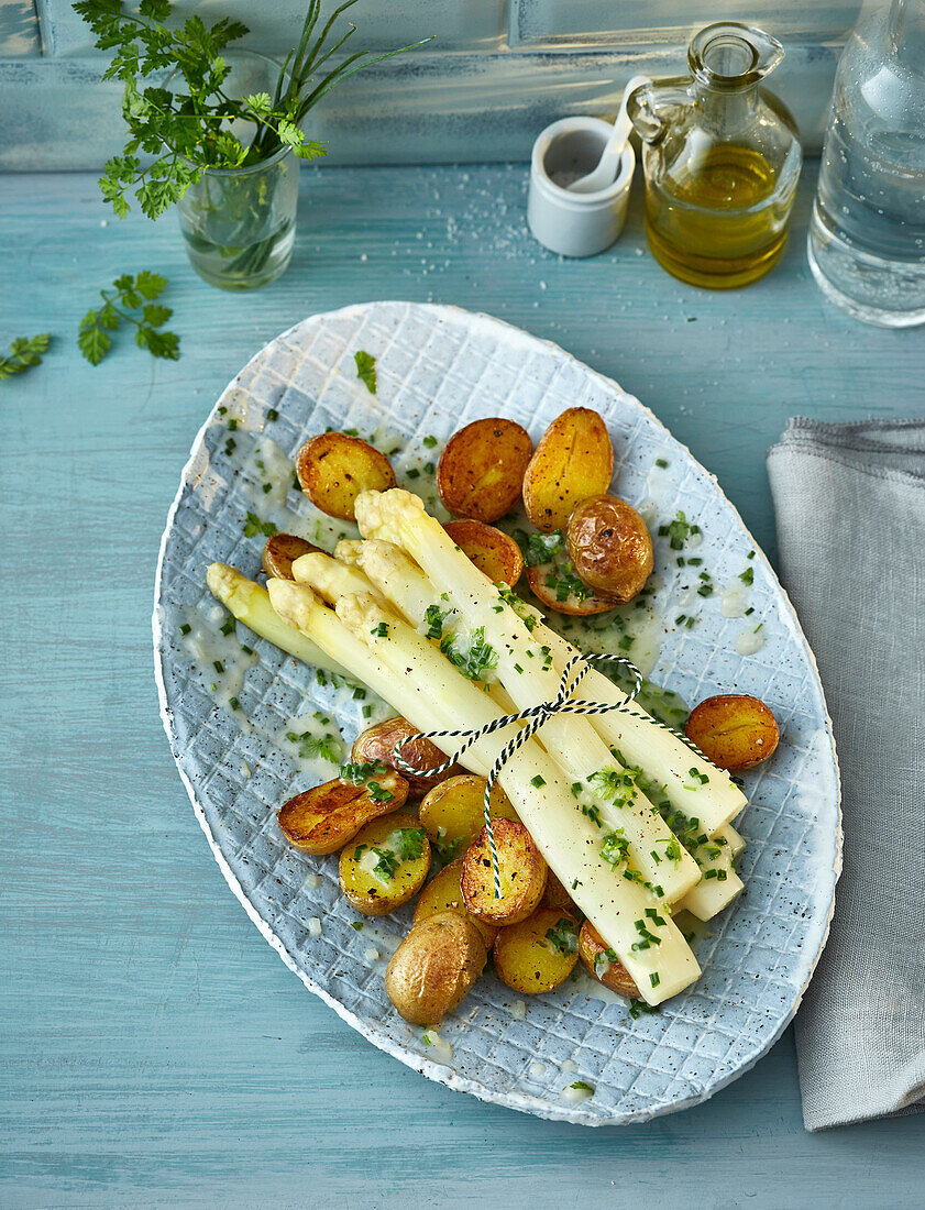 White asparagus with chive-chervil sauce