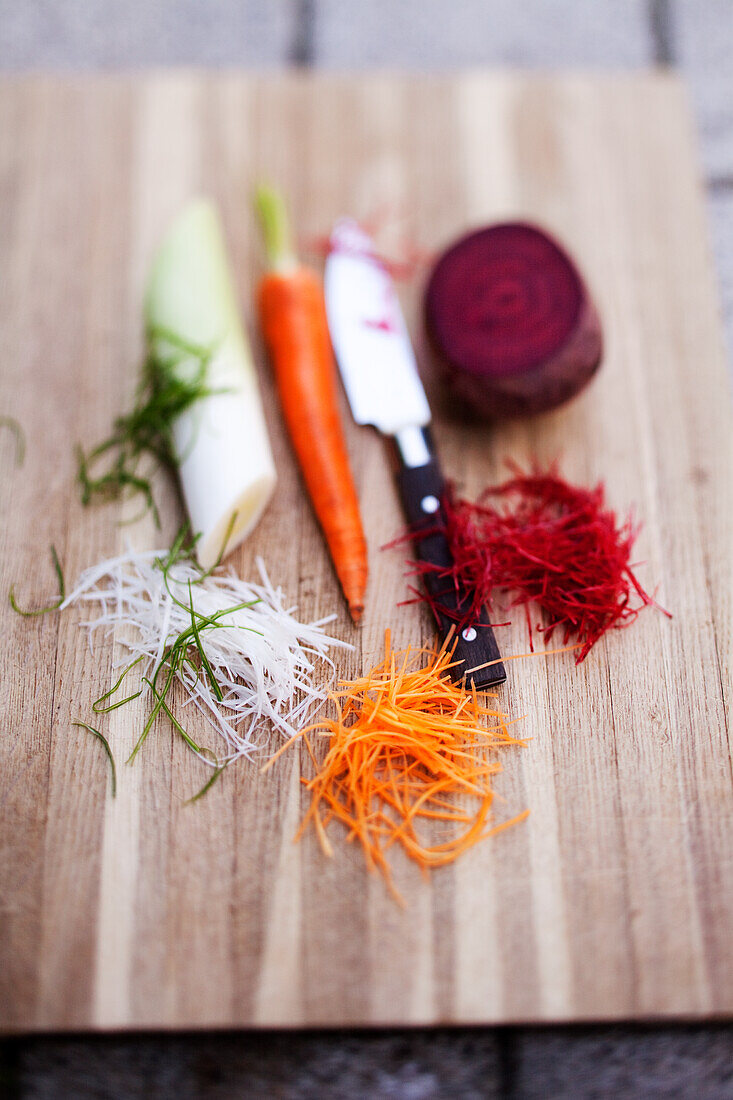 Julienne of leek, carrot and beetroot