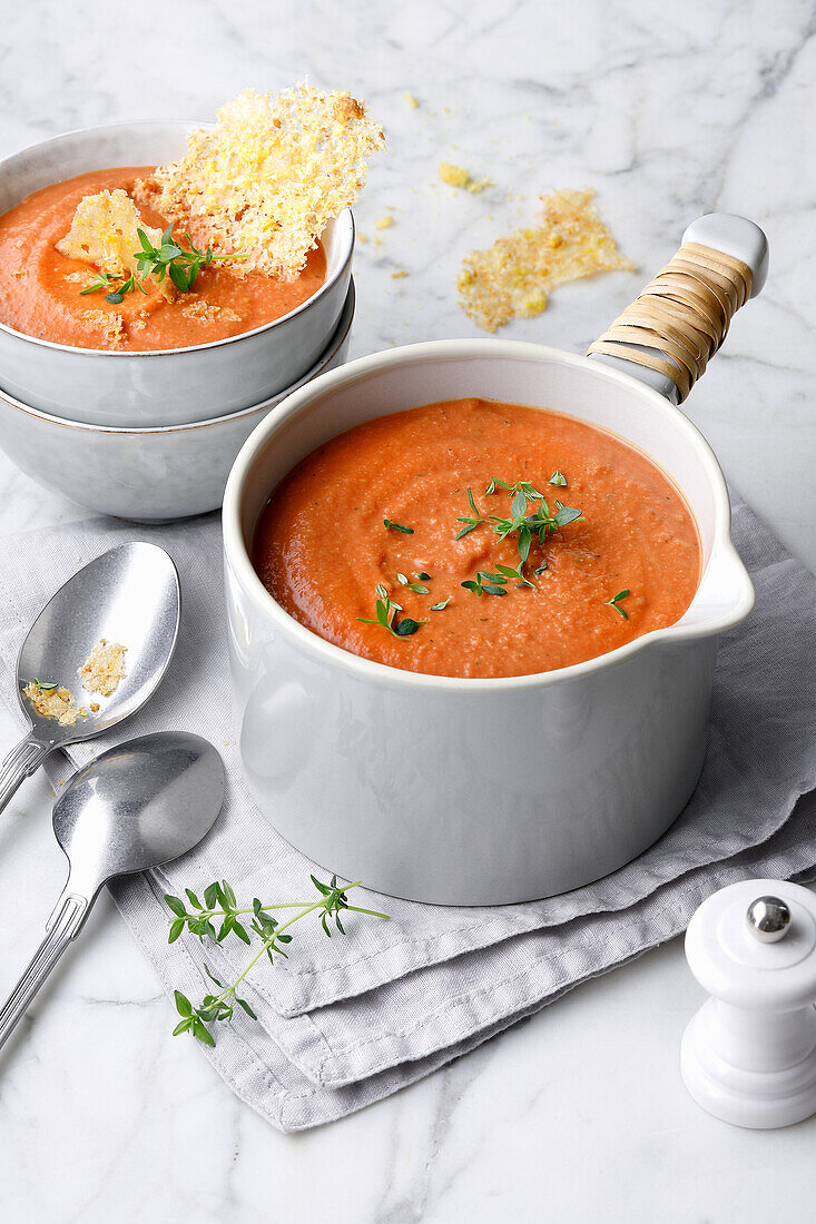 Chickpea and tomato soup with peanut flip crackers