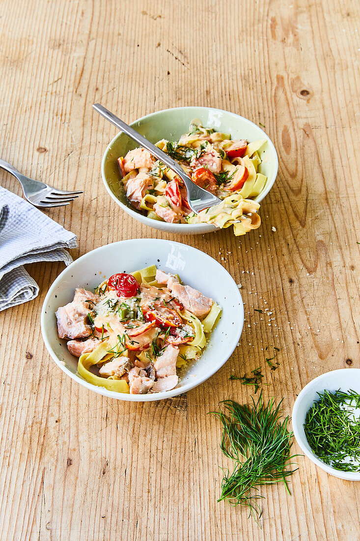 Tagliatelle mit Lachs und Dill