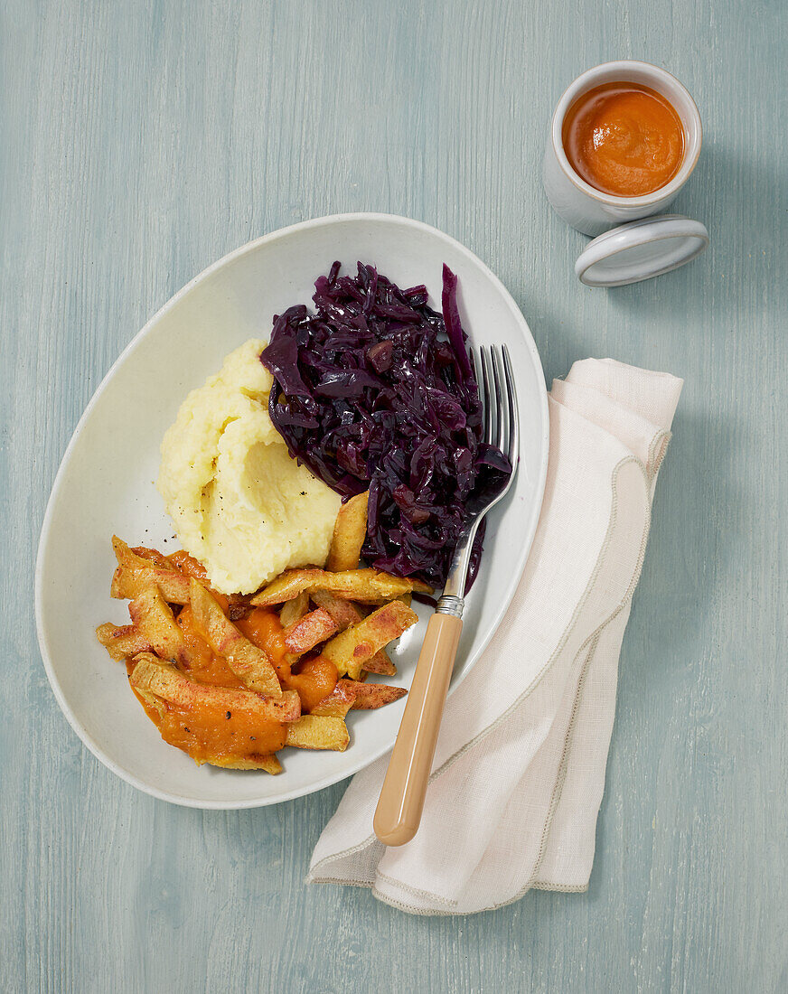 Veganes Lupinengeschnetzeltes mit Rotkraut