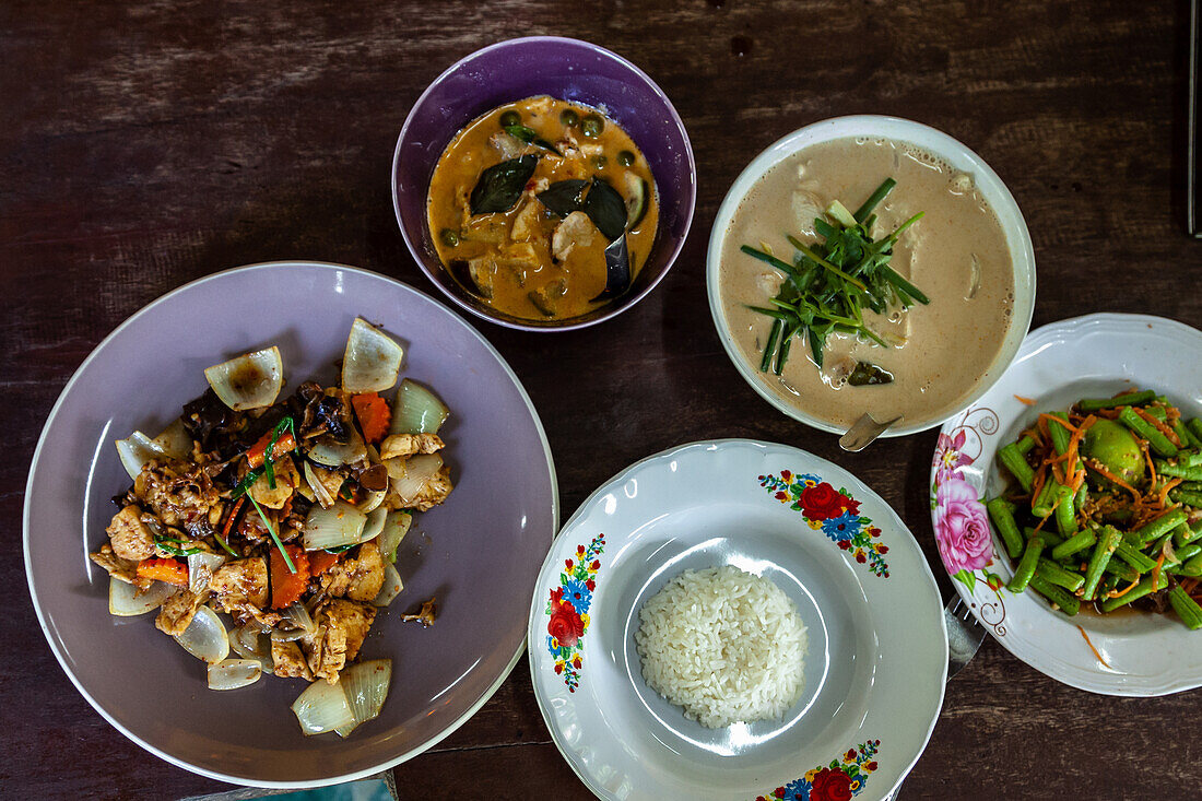 Verschiedene thailändische Gerichte