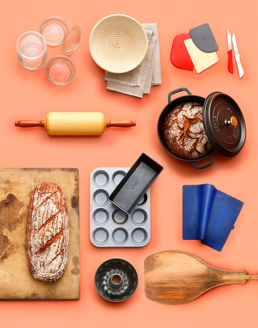 Baking utensils for baking bread