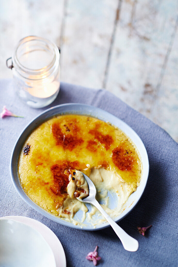 No-Bake Crème Brûlée mit Kokos