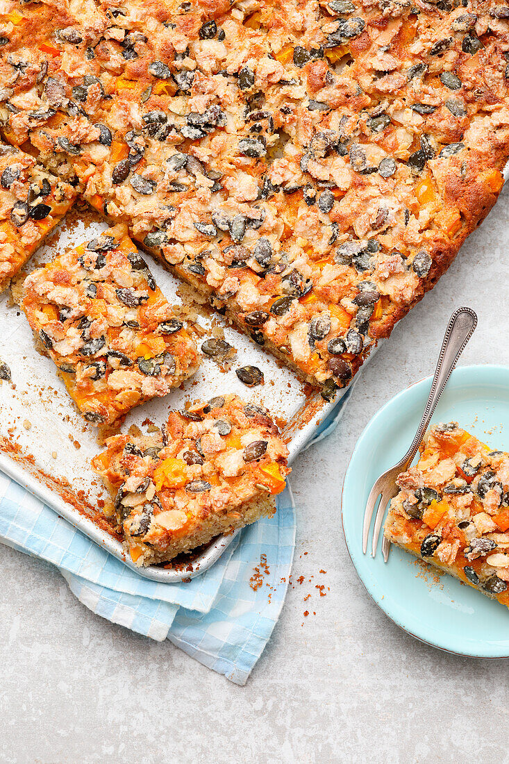 Kürbis-Apfel-Kuchen mit Knusperkruste vom Blech