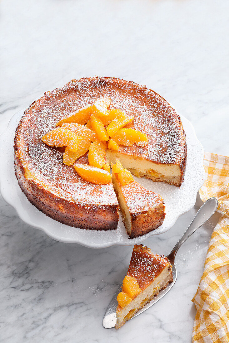 Sour cream cake with oranges