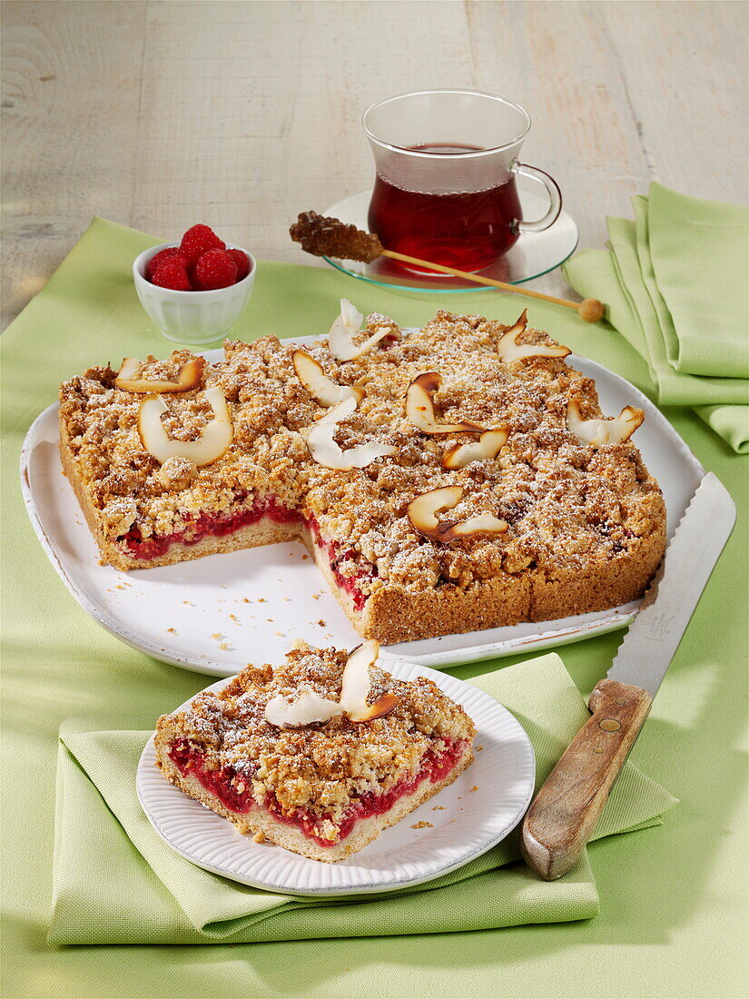 Raspberry crumble cake with coconut chips