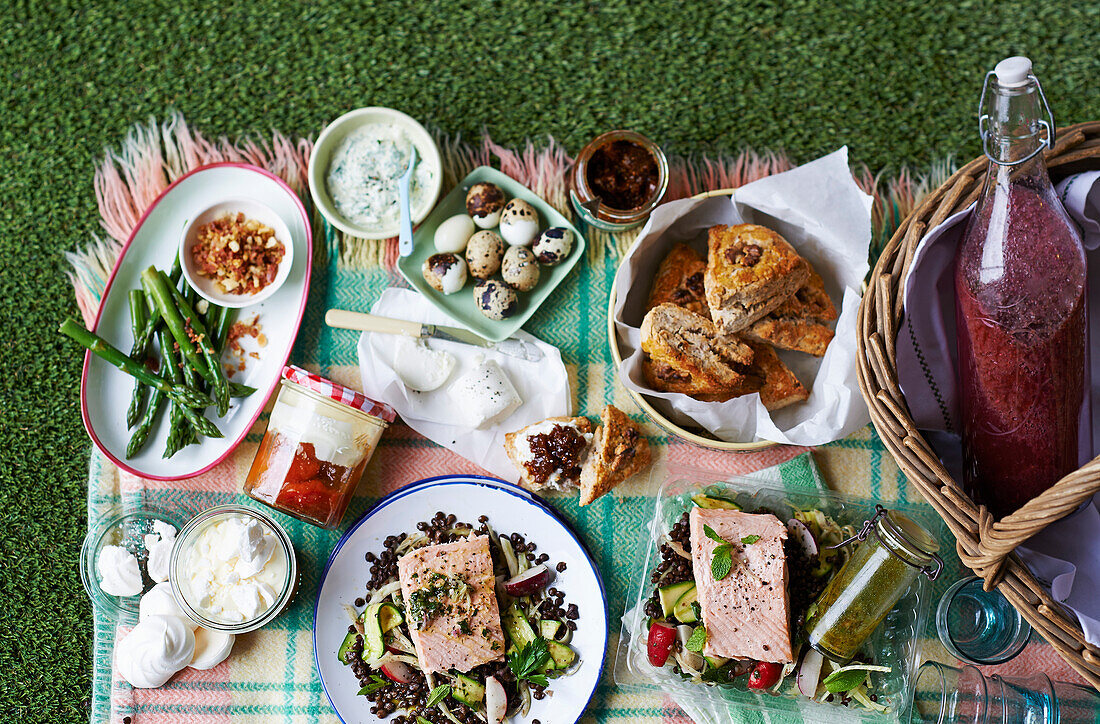 Posh picnic for two