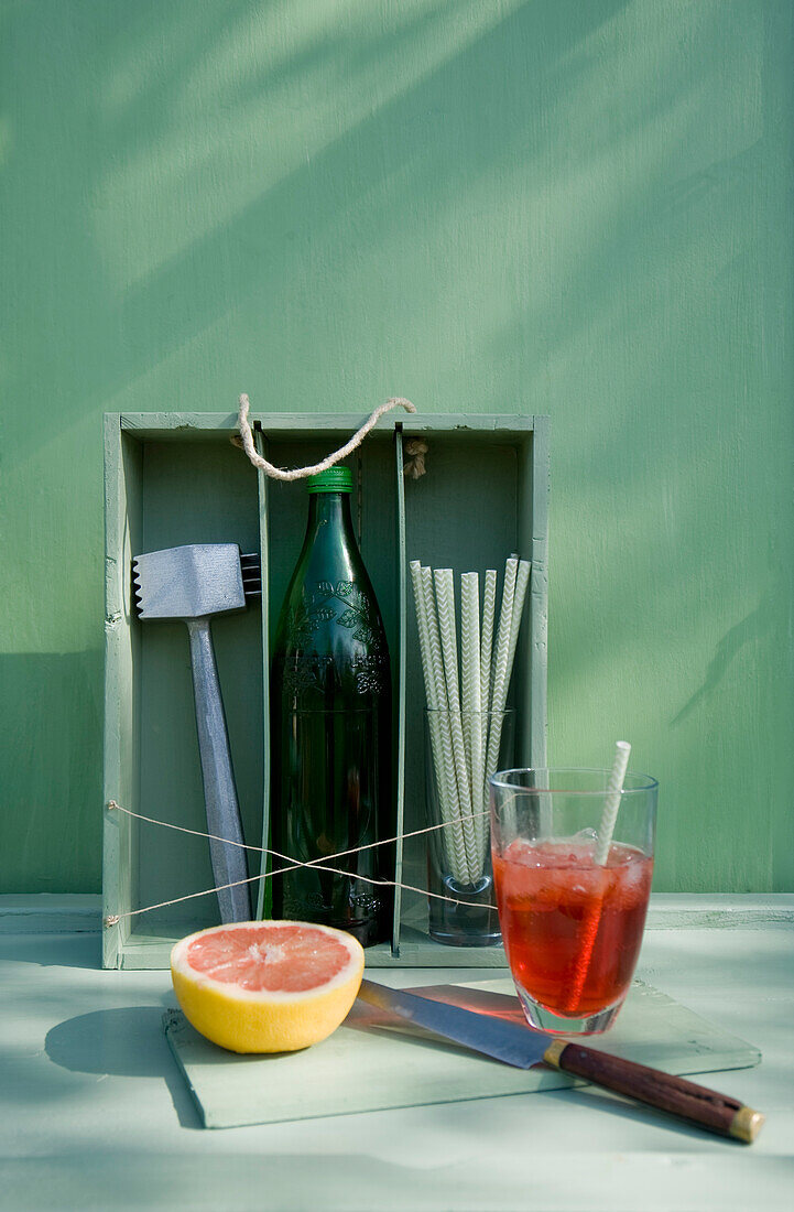 Upcycling einer Weinkiste zur Minibar