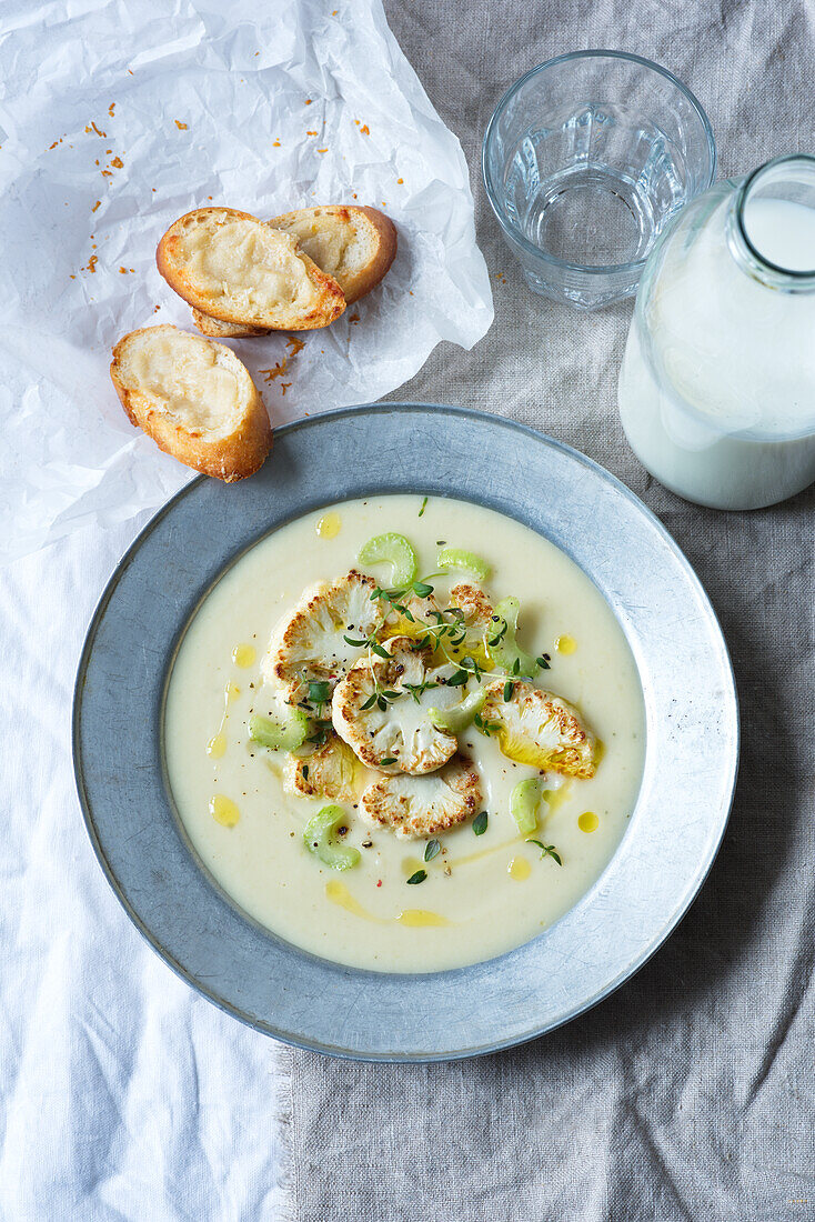 Blumenkohlsuppe mit Milch