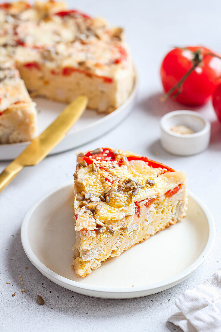 Turkey and tomato tart with mozzarella cheese