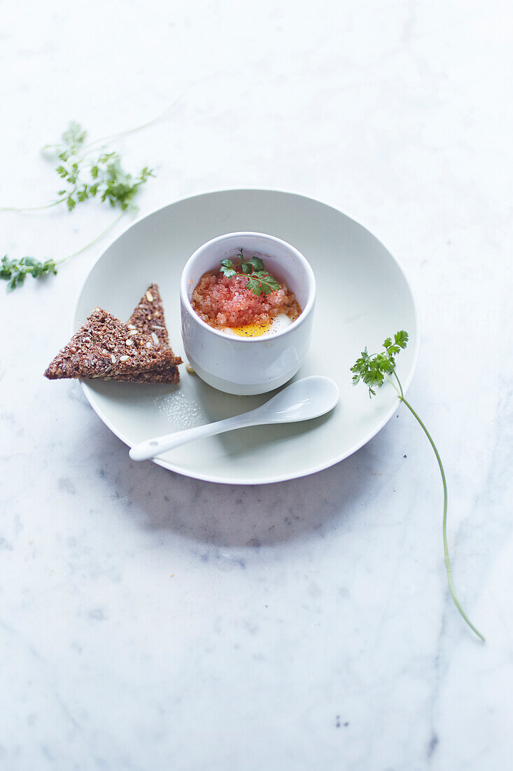 Oeufs Cocotte mit Rote-Bete-Rogen