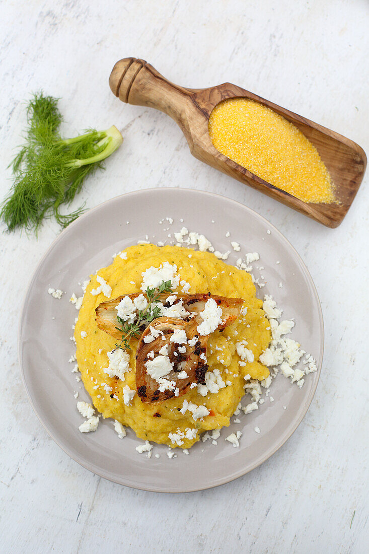 Polenta mit Fenchel und Schafskäse