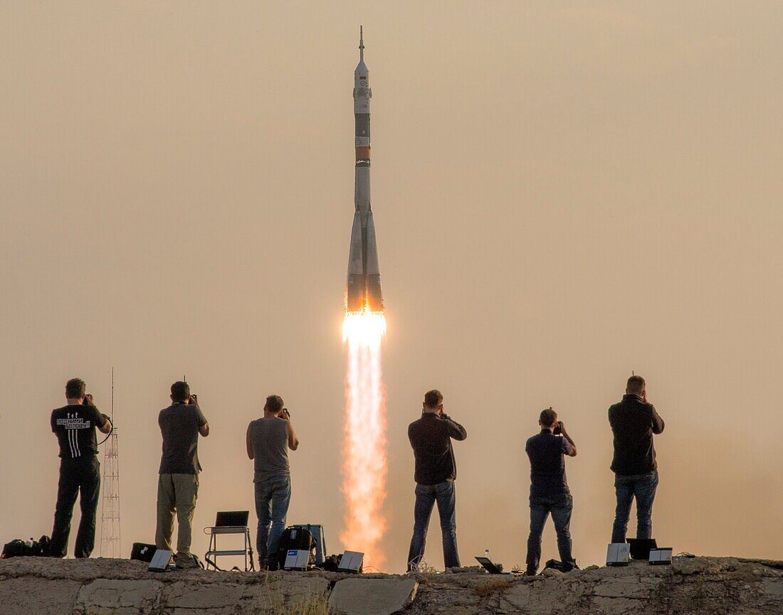 Expedition 48 Launch