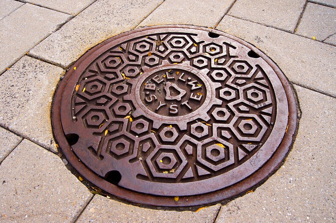 Bell telephone manhole in Detroit