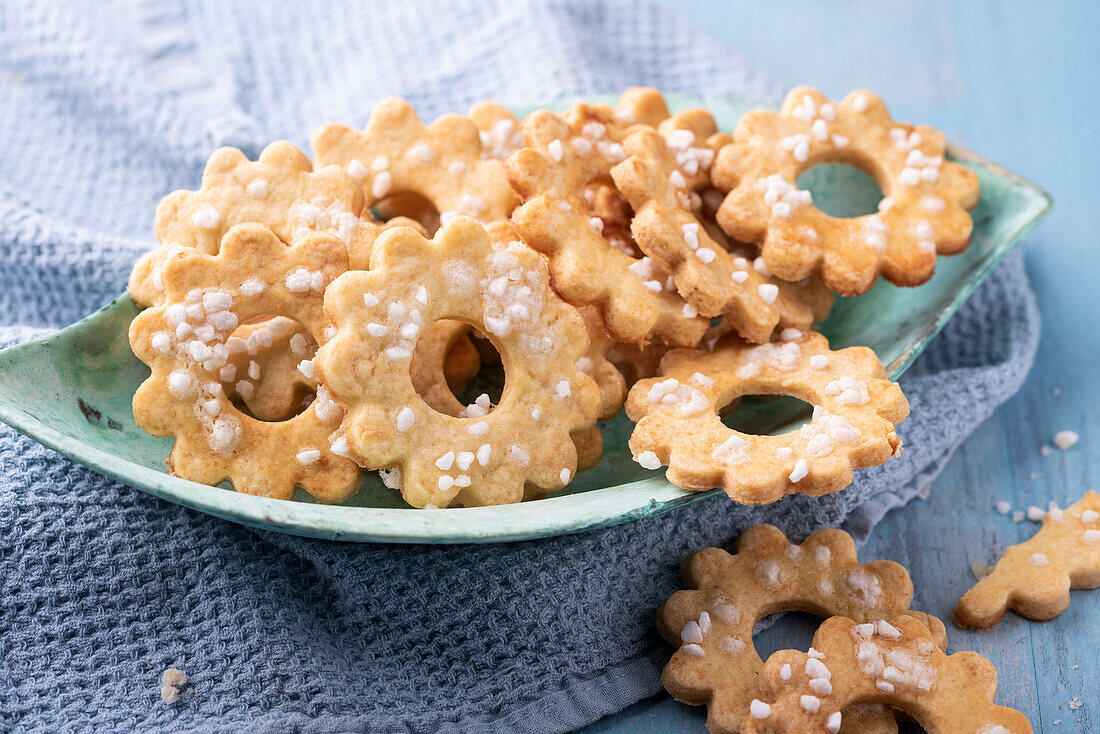 Vegane Mürbeteigkekse mit Hagelzucker