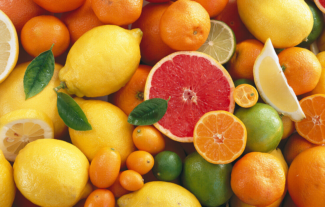 Assorted citrus fruit