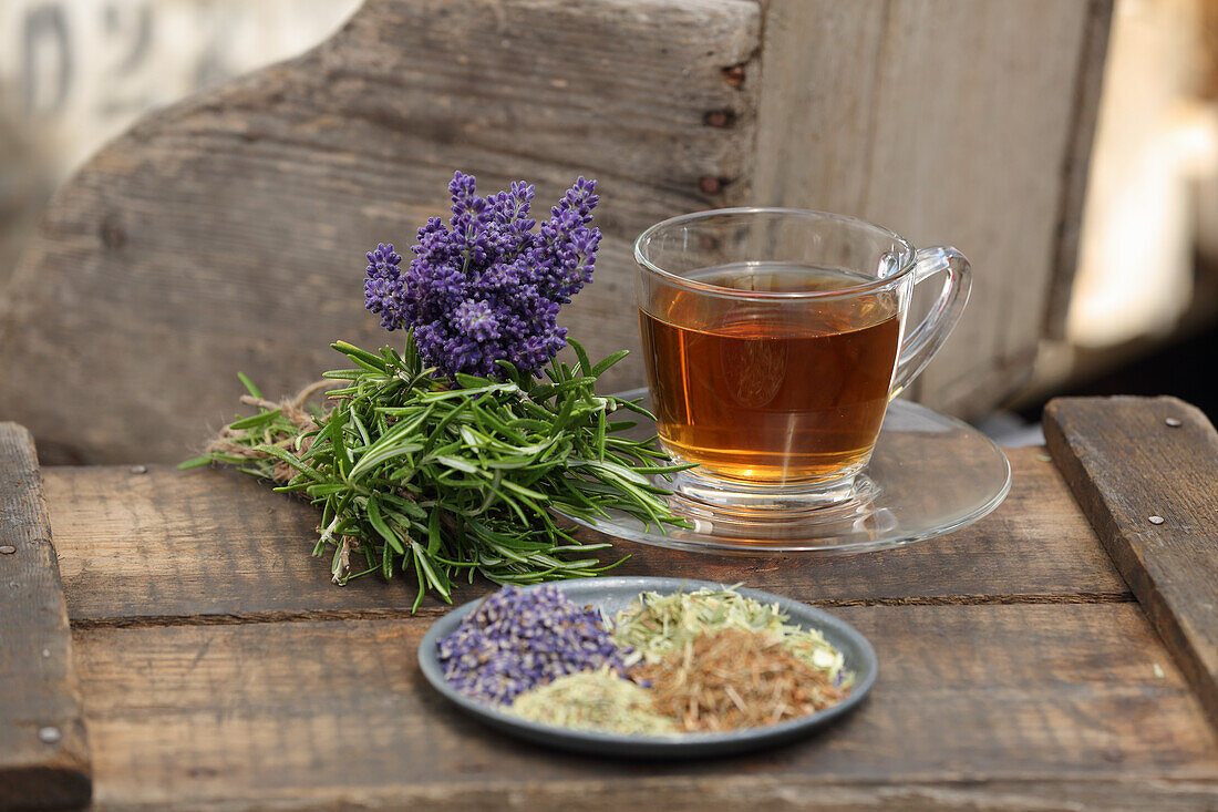 Tea blend with lavender and rosemary (for depressive moods)