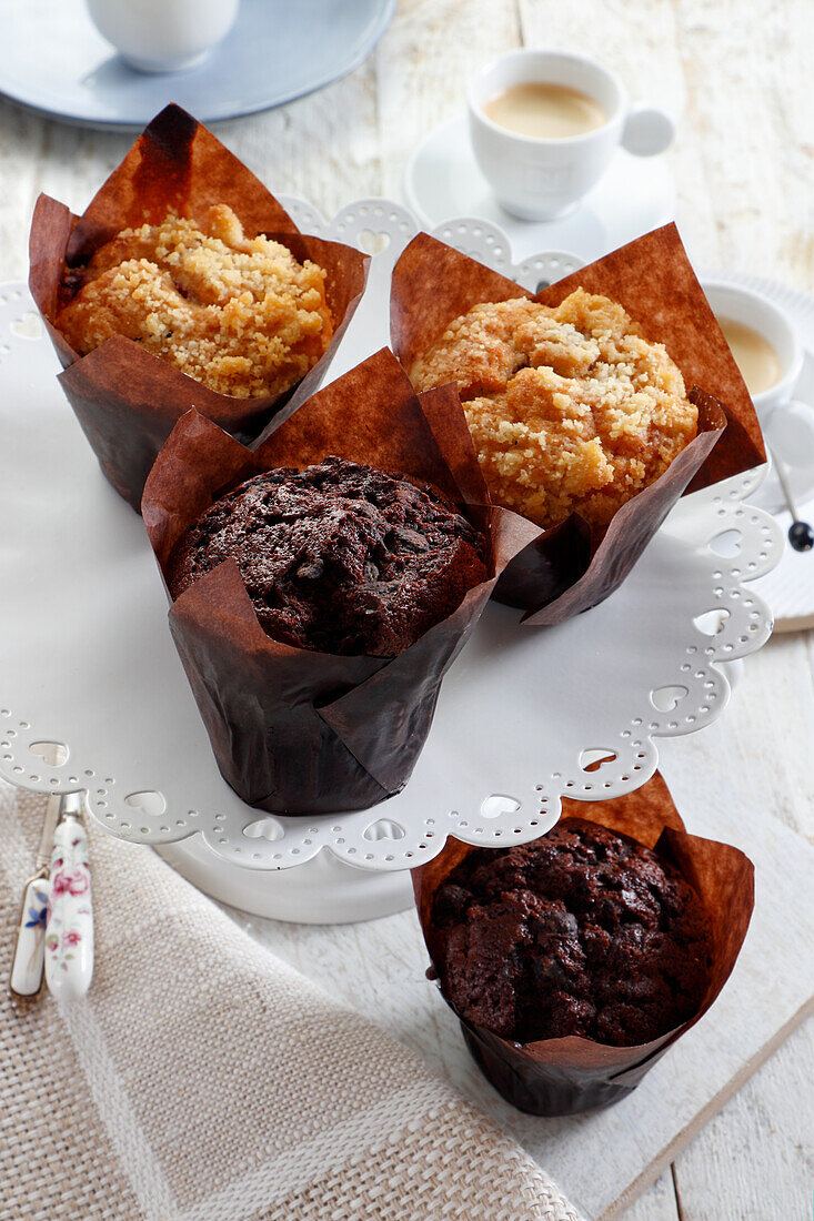 Vegane Muffins - Schokoladenmuffin und Streuselmuffin