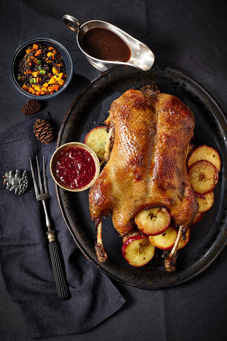 Karamellisierte Zimt-Ente mit Kürbis-Linsen und gebratenen Äpfeln