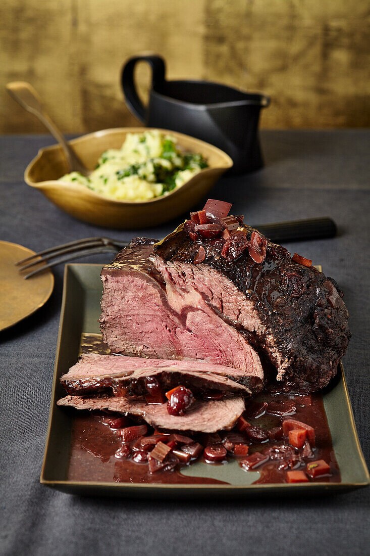 Ribeye-Sauerbraten in Balsamico und Rotwein mariniert