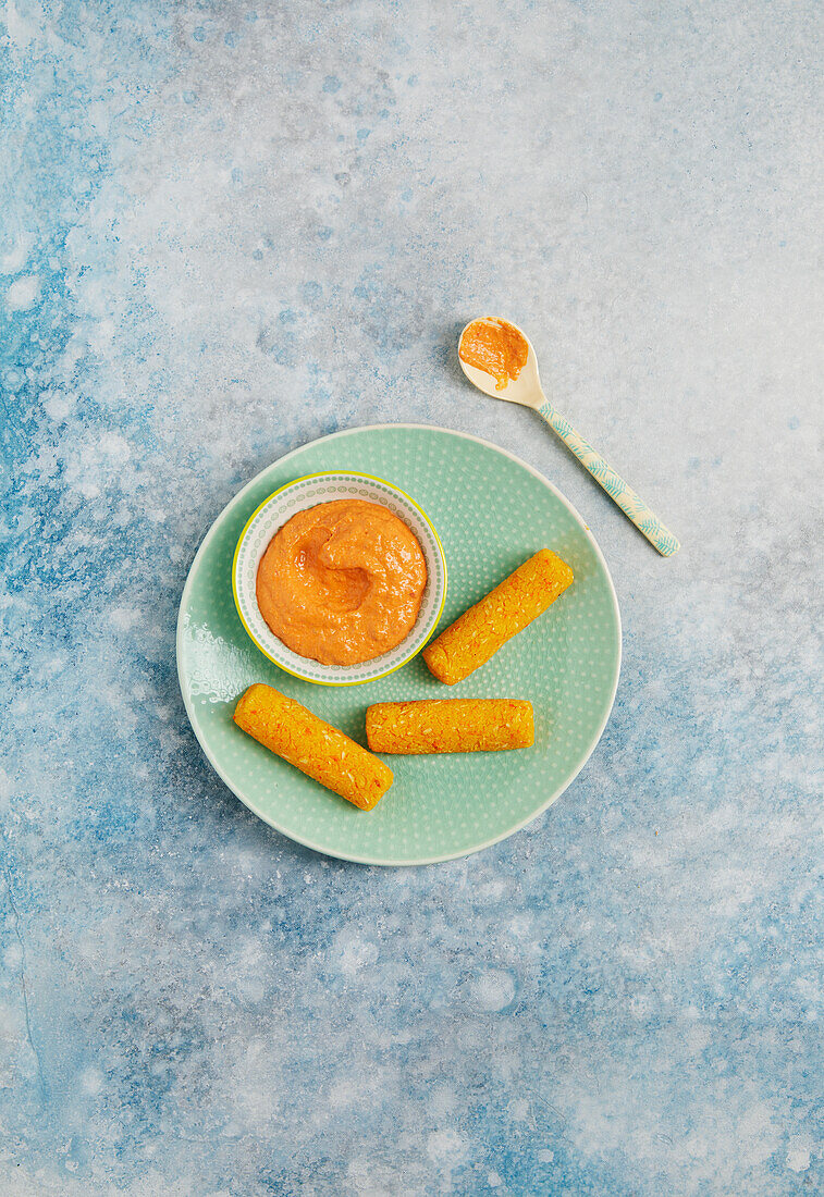 Polenta sticks with parsley roots and dip