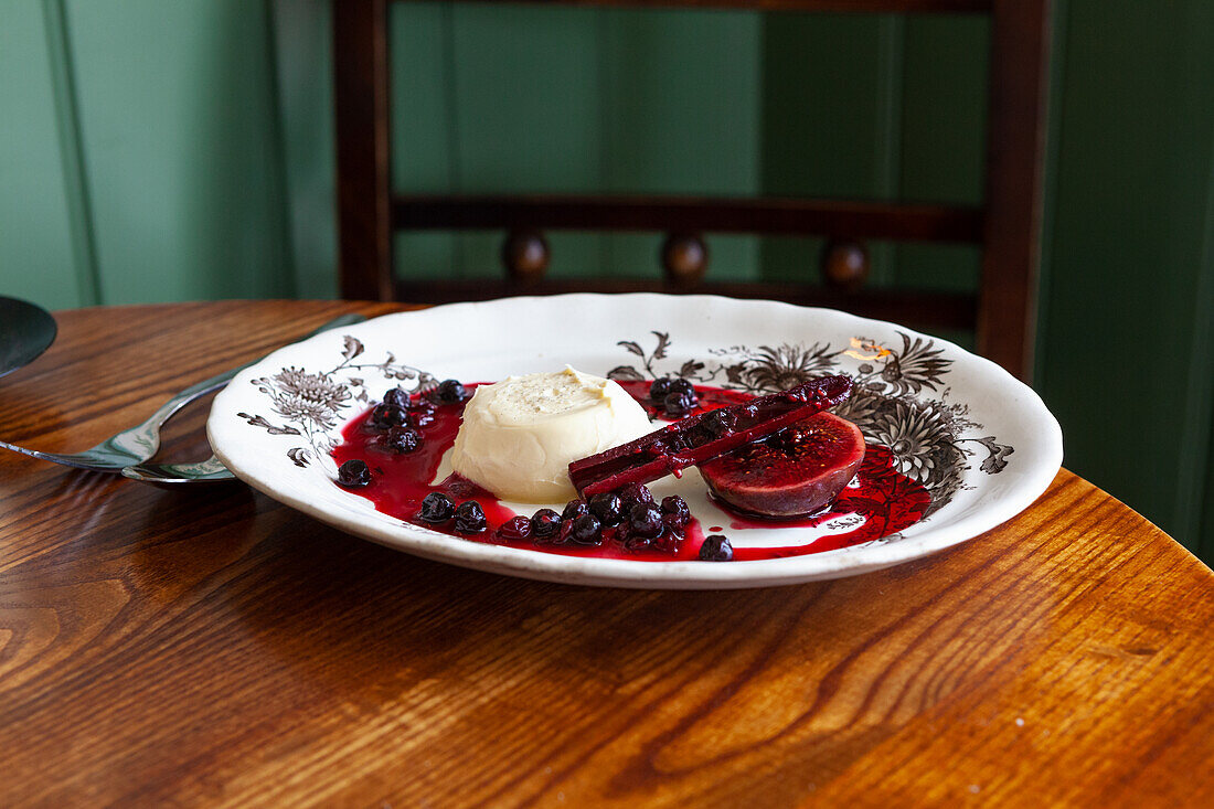 Panna Cotta with blackcurrants