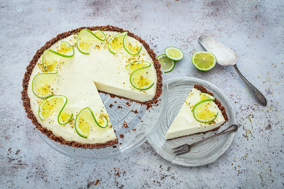 No Bake Käsekuchen mit Limetten, Frischkäse und Vollkornkeksen