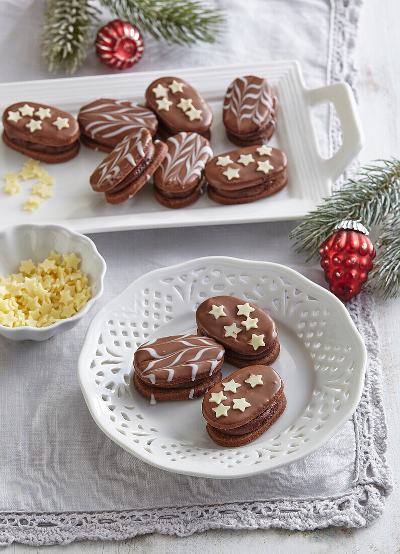 Decorated chocolate sandwich cookies