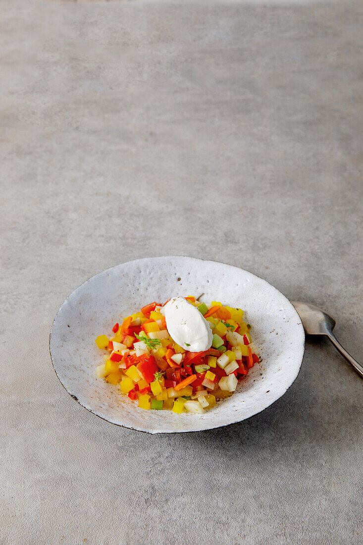 Fennel vegetables with kohlrabi, peppers, and sour cream