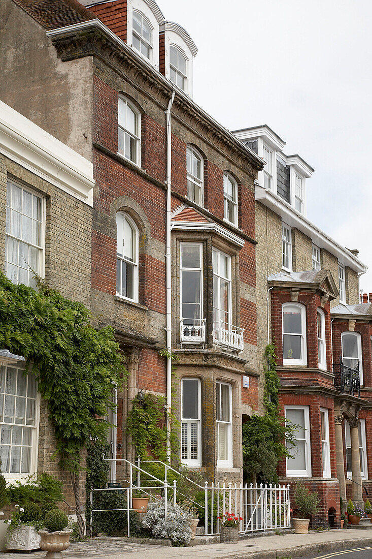 Backsteinfassaden in Arundel, West Sussex