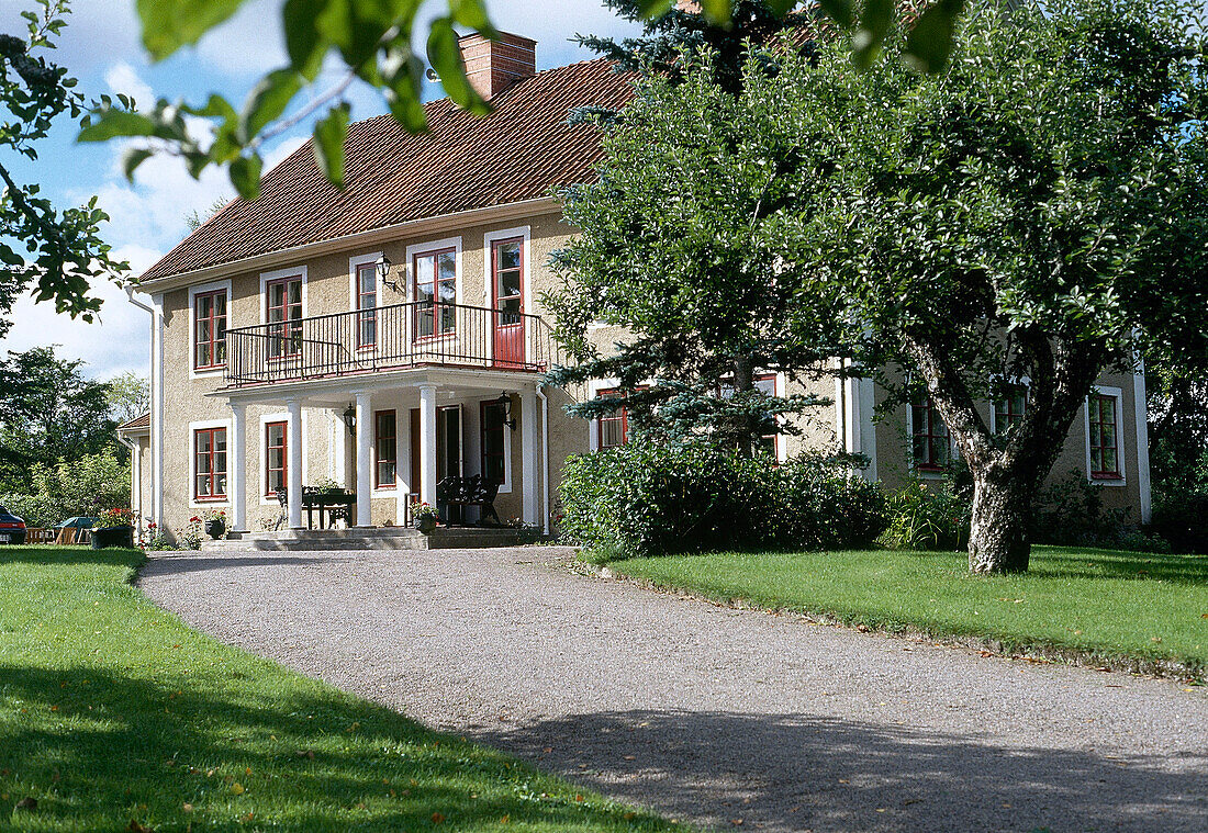 Außenansicht eines Landhauses in Mjolby, Schweden