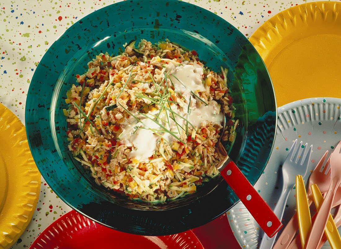 Confetti salad (alphabet pasta salad, poultry & vegetables)