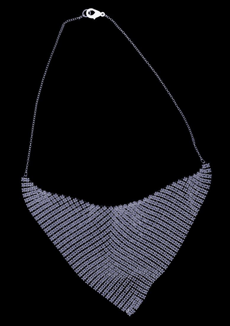 Chain mail necklace, X-ray