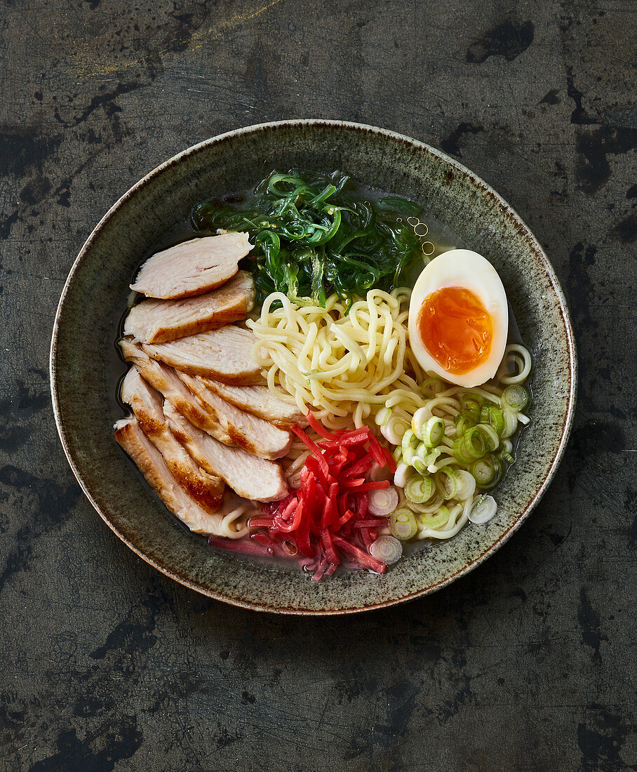 Ramen with chicken breast, wakame algae, ginger and egg