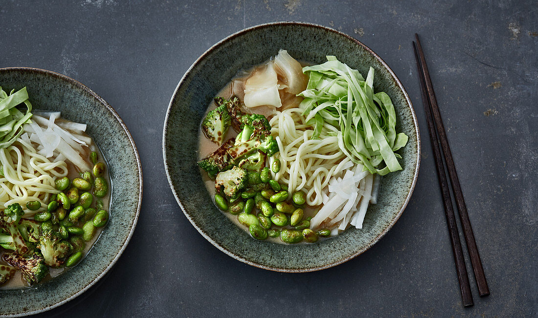 Green vegetable ramen