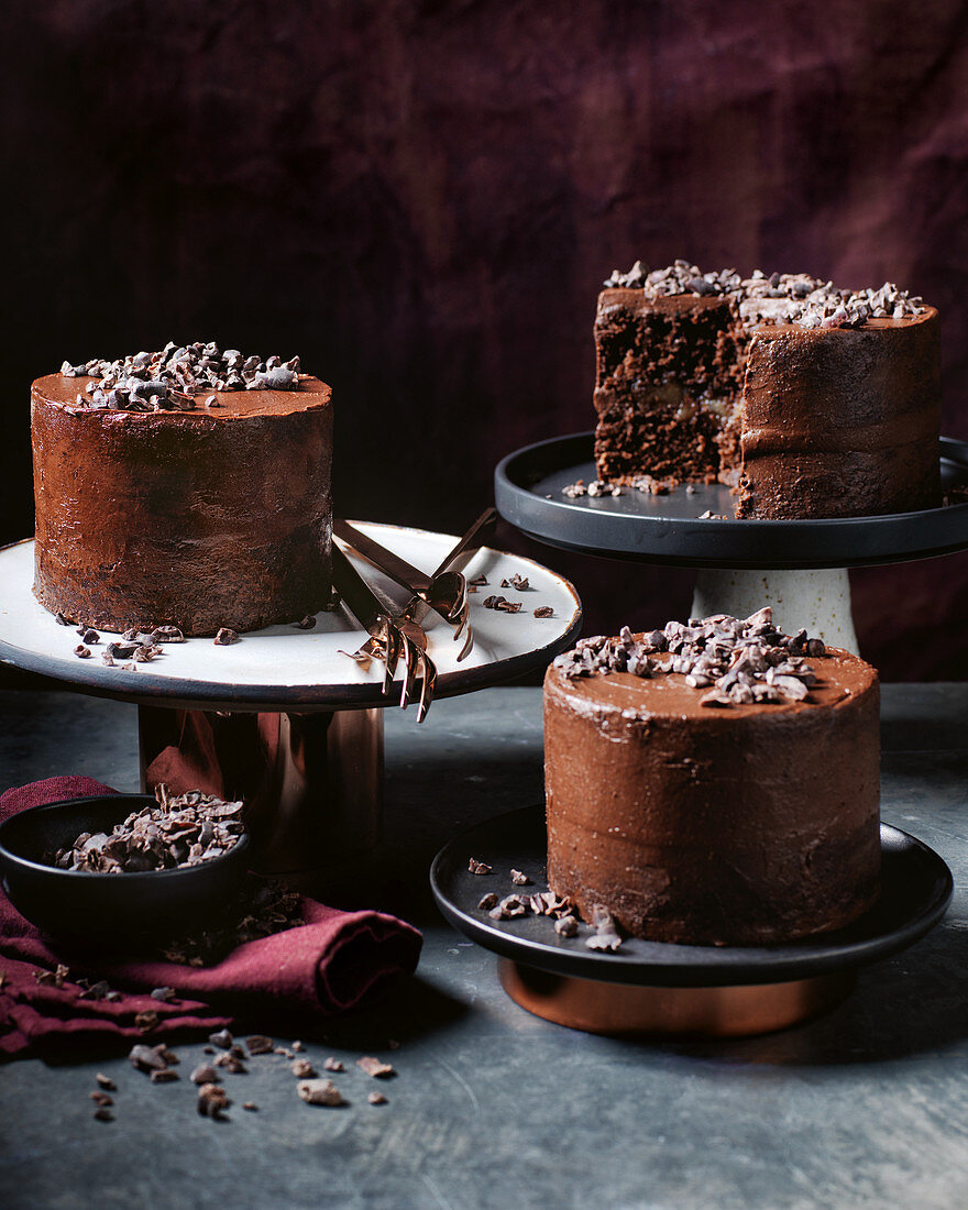 Schokoladen-Kokosnuss-Kuchen mit Birnen und Ingwer