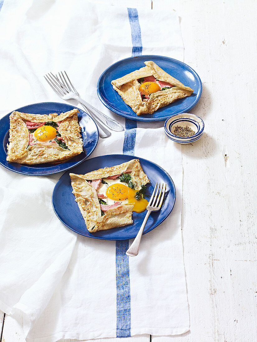 Ham, spinach and egg buckwheat galette