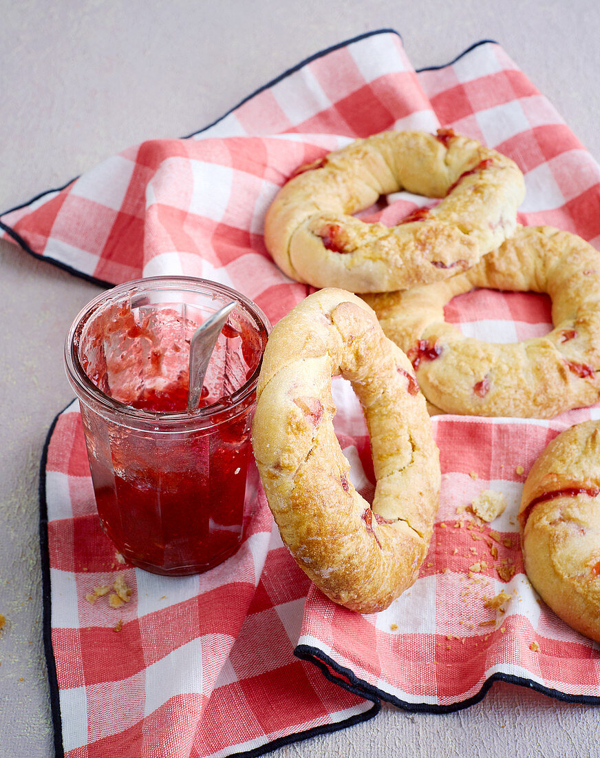 Sweet yeast dough rings with jam