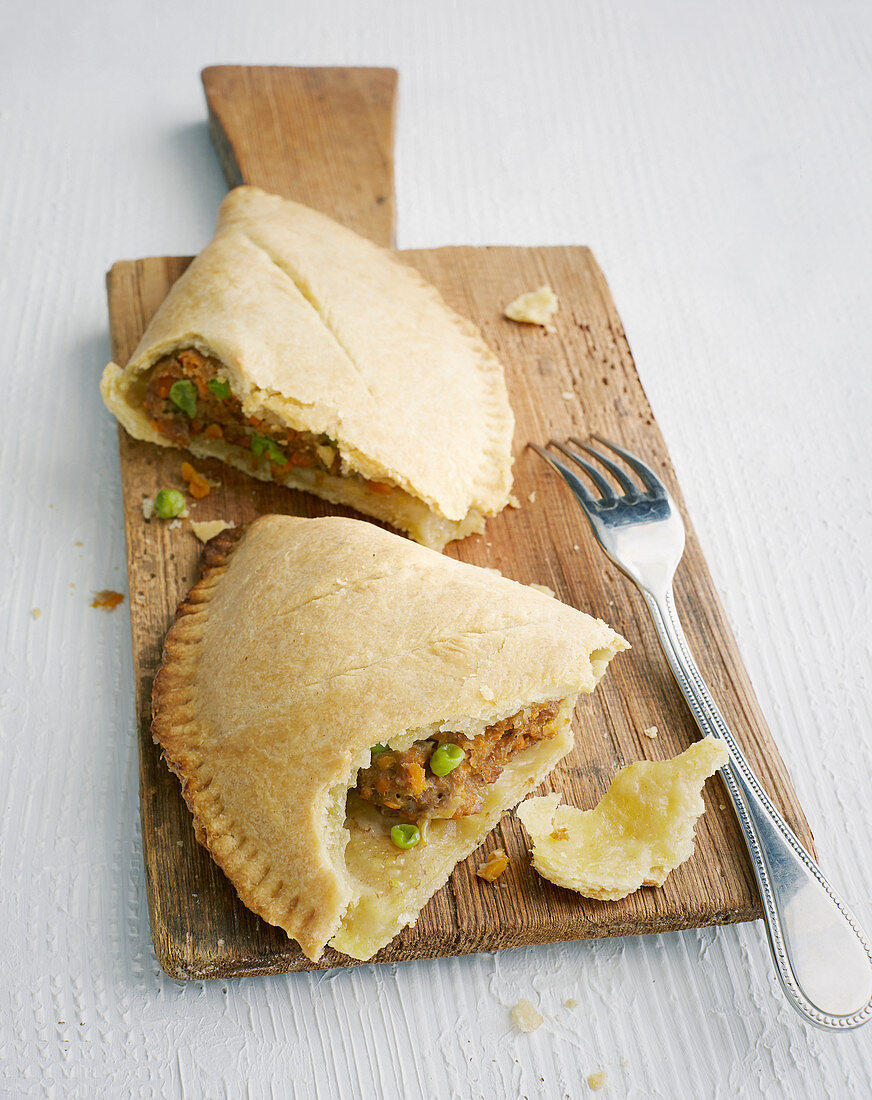 vegetables and minced meat pasties
