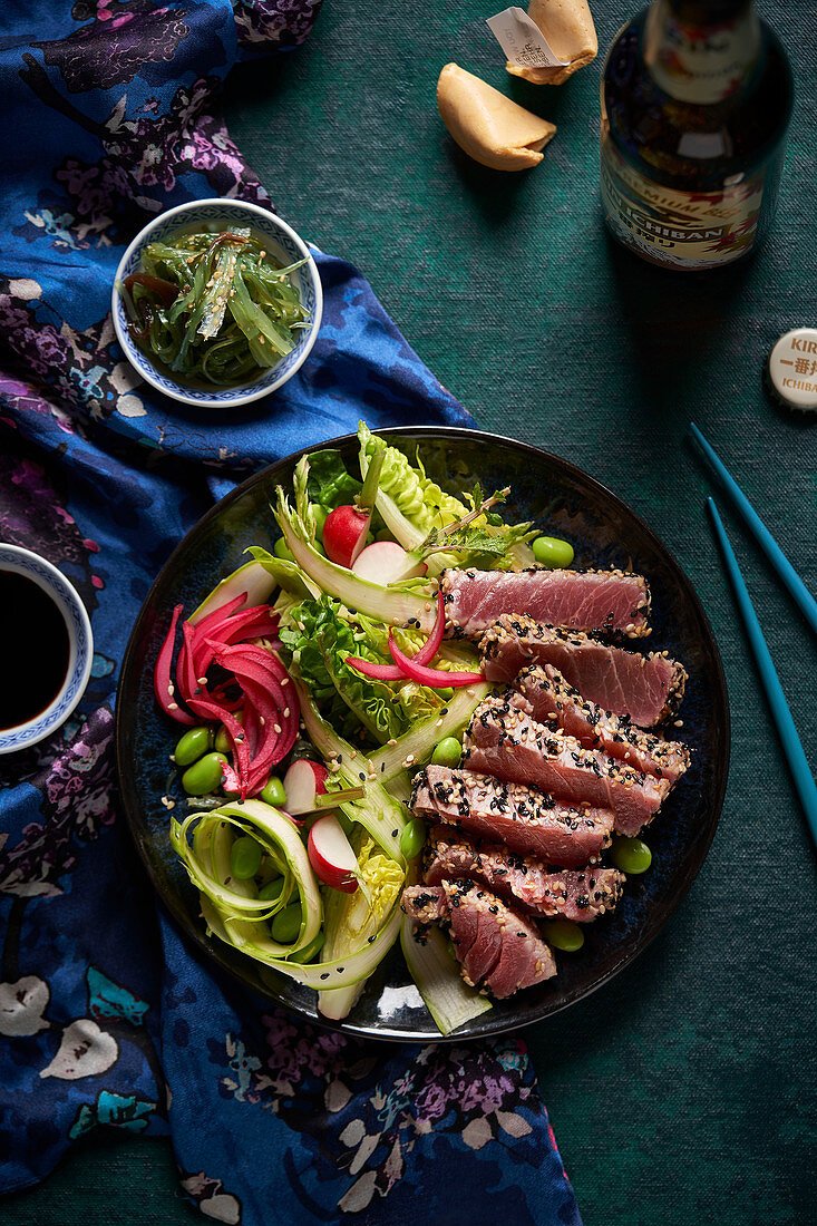 Thunfisch Tataki mit Salat