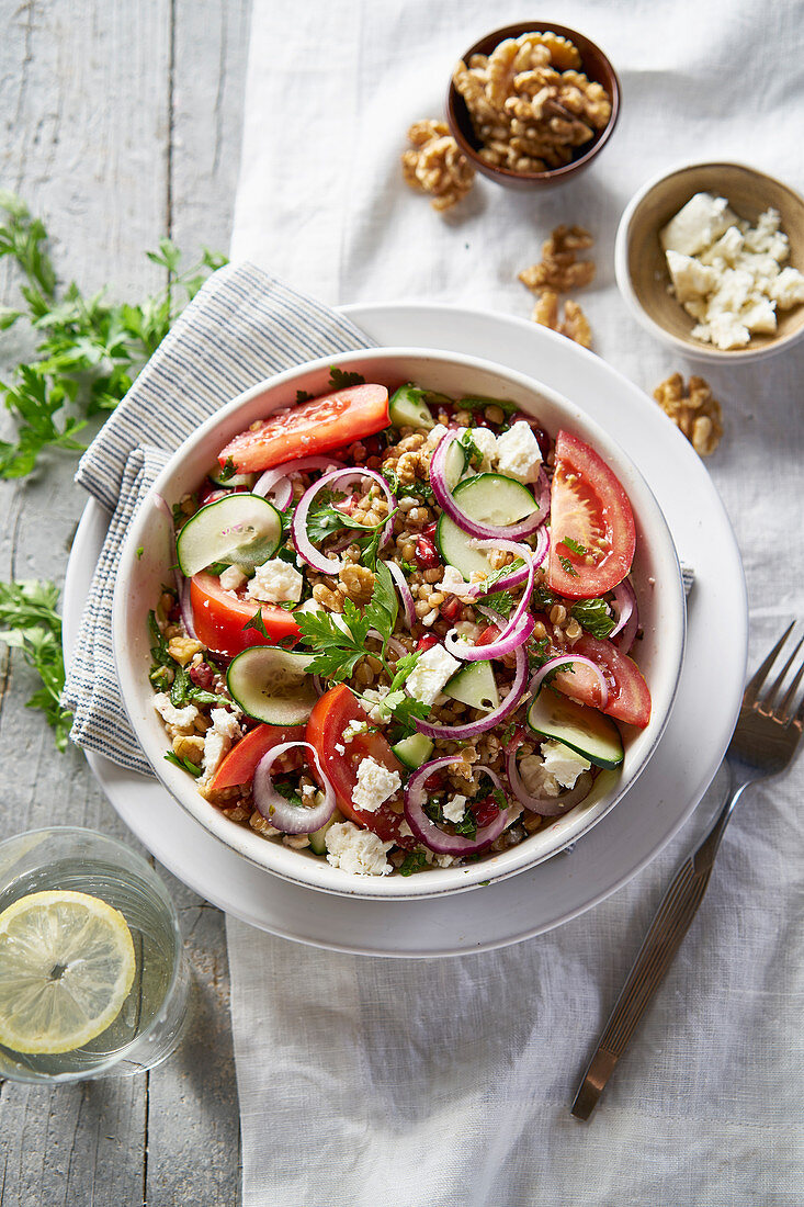 Vegetarischer Linsensalat mit Feta