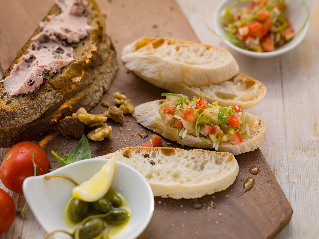 Crostini with capers